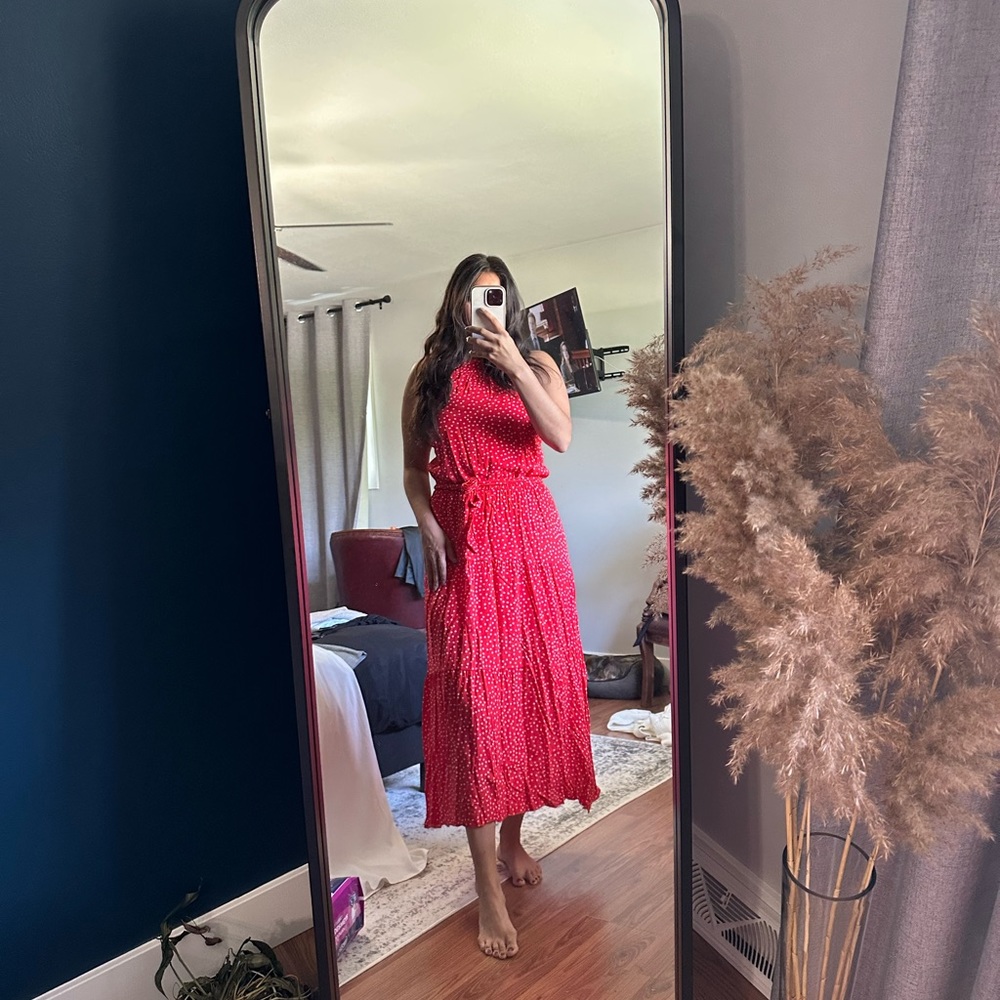 Pretty Garden from Amazon Red with white polka dots